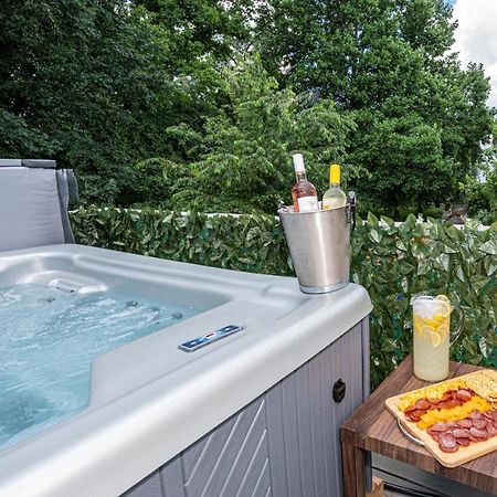 Hot Tub Wifi Gym Firepit Kitchen קרנרסוויל מראה חיצוני תמונה